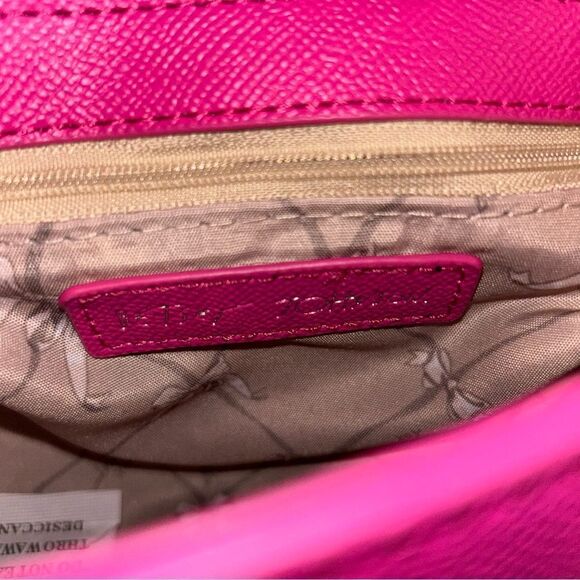New, Betsey Johnson XO Darla Crossbody Purse Bag - Picture 5 of 7